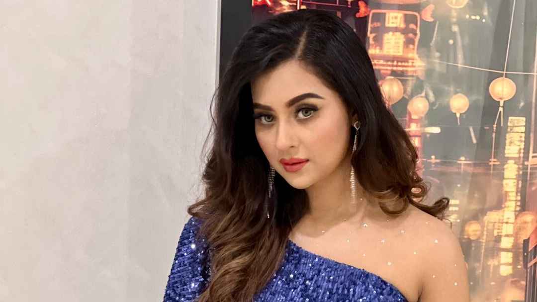 জুয়ার প্রচারণায় বুবলী!